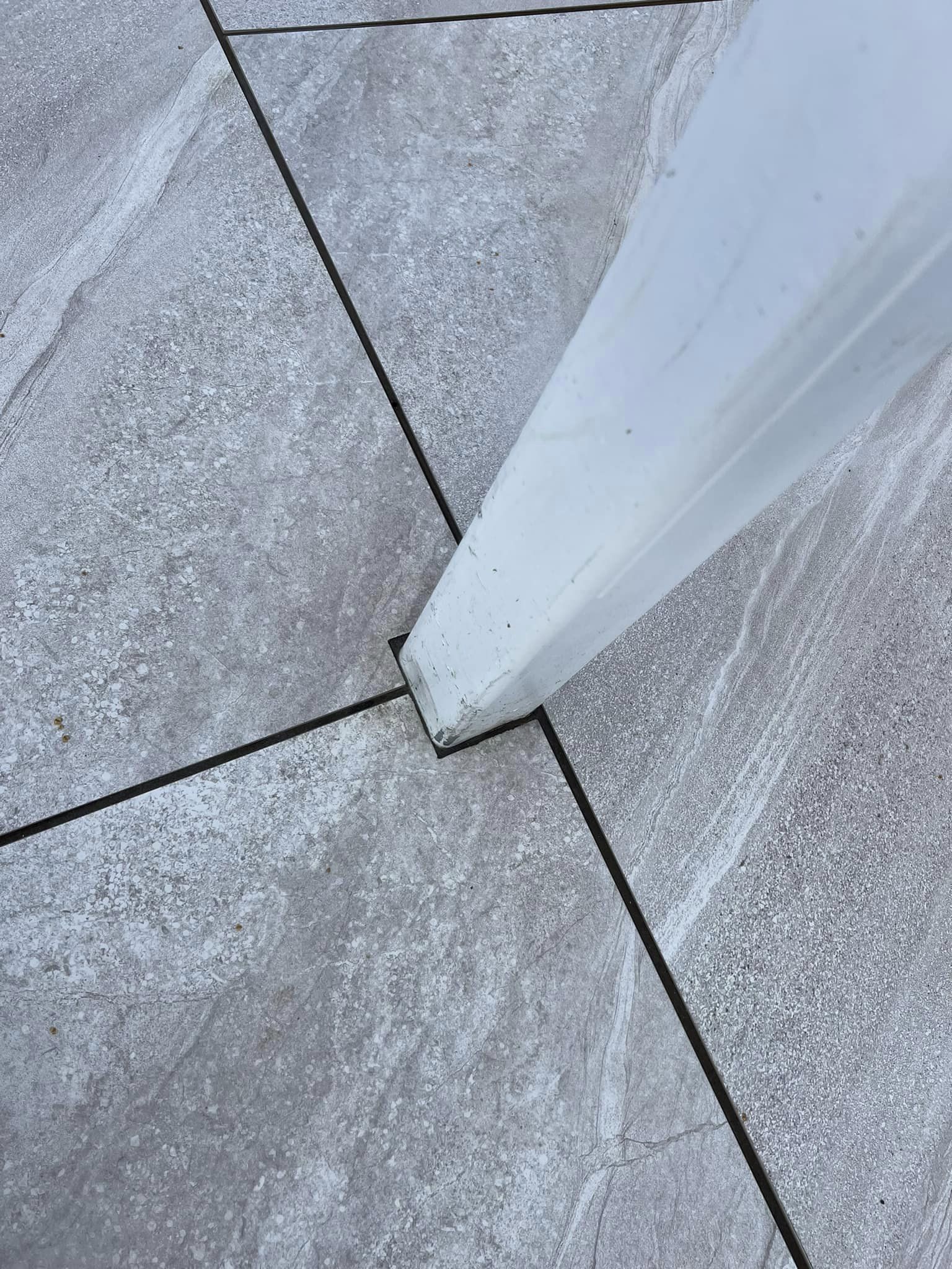White quartzstone outdoor tiles 